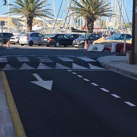 F2 Port De Canet Buitenkant foto